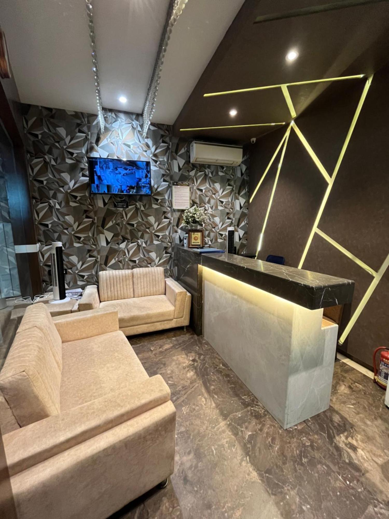 Hotel Meriton Mumbai International Airport T-2 Ngoại thất bức ảnh