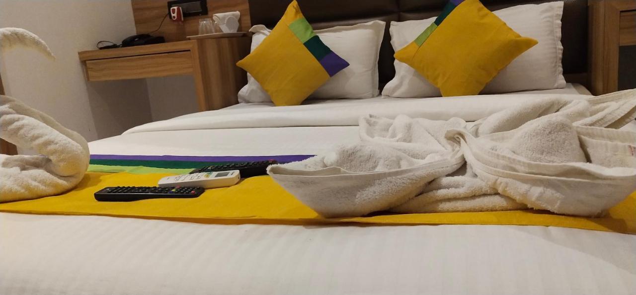 Hotel Meriton Mumbai International Airport T-2 Ngoại thất bức ảnh