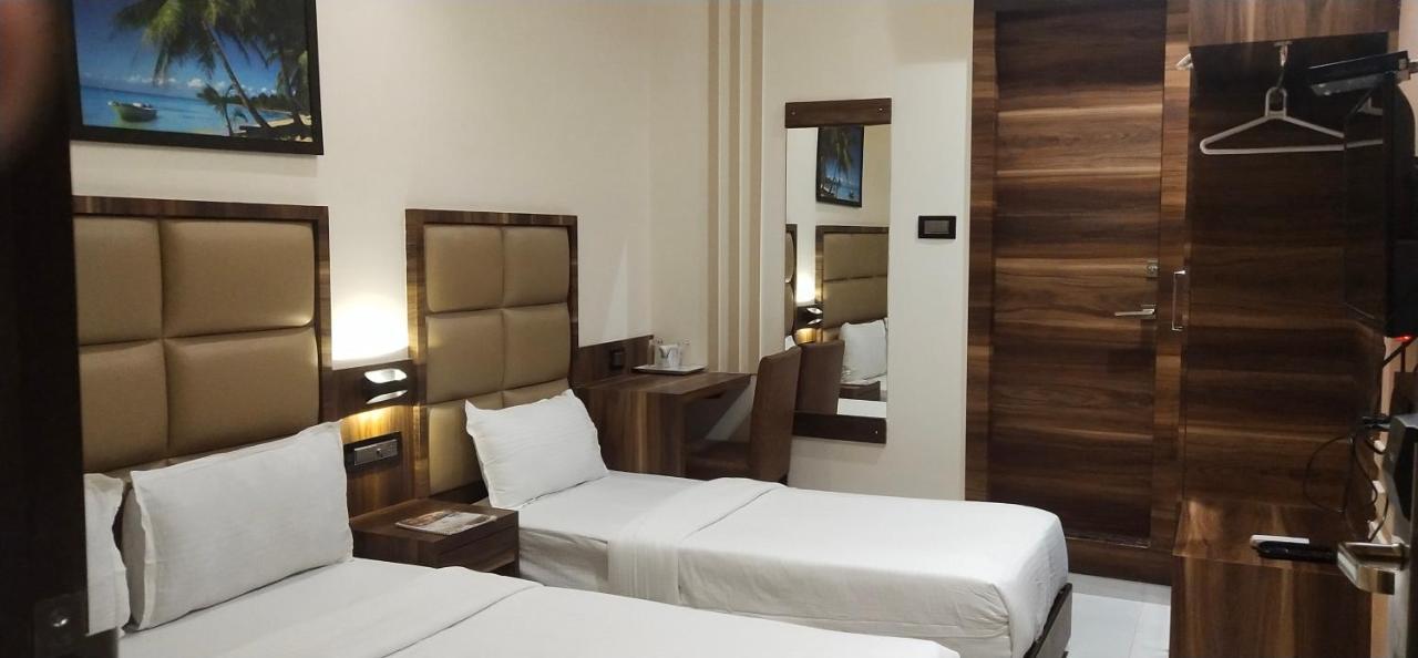 Hotel Meriton Mumbai International Airport T-2 Ngoại thất bức ảnh