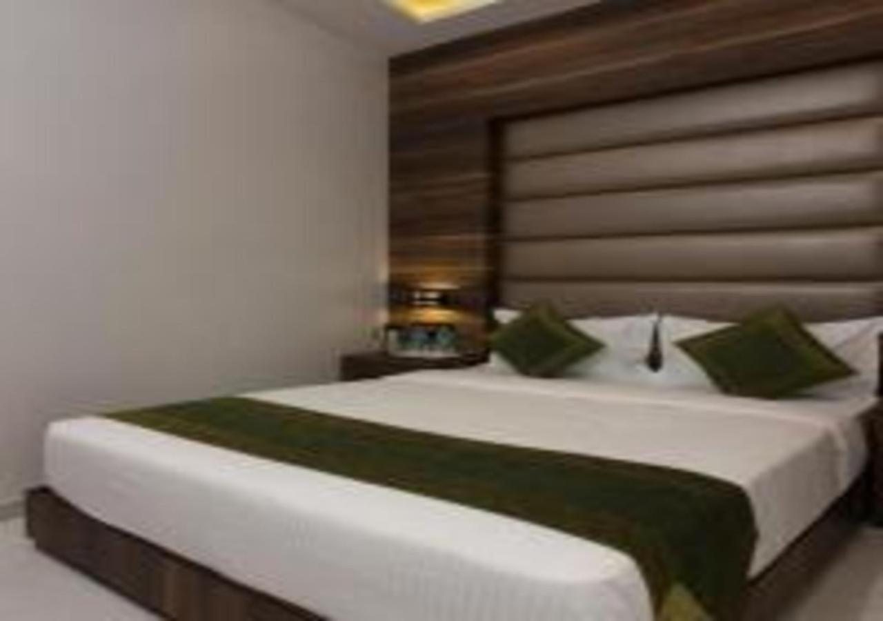 Hotel Meriton Mumbai International Airport T-2 Ngoại thất bức ảnh