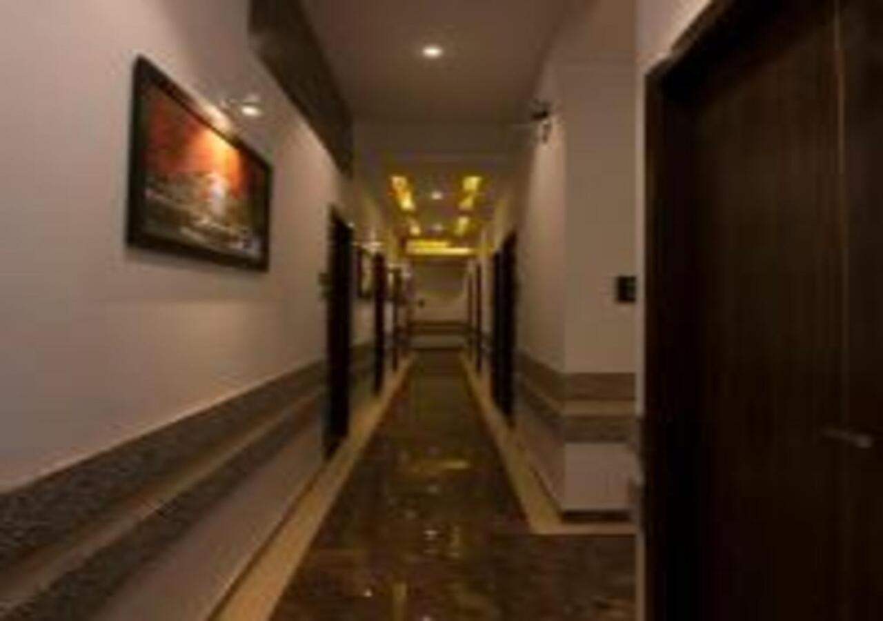 Hotel Meriton Mumbai International Airport T-2 Ngoại thất bức ảnh